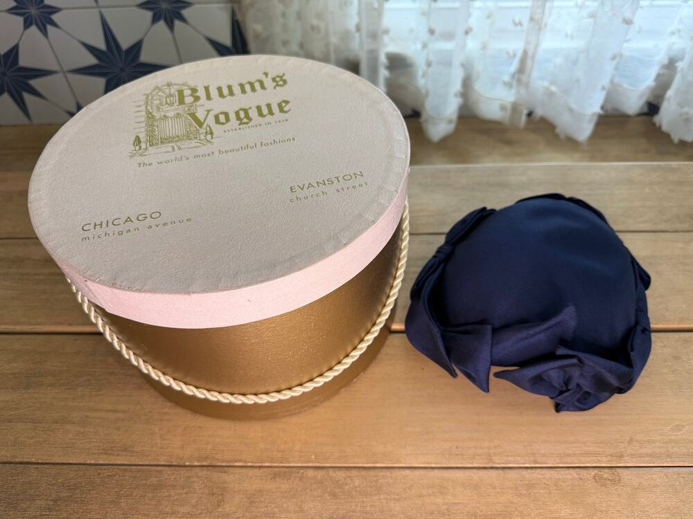 Vintage Blums Vogue Chicago Navy Grosgrain Ribbon Bow Cocktail Hat and Hat Box